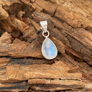 Colgante de piedra lunar blanca hecho a mano, plata de ley 925, mini gema, joyería elegante y única, regalo para mujeres y hombres - Product Image 1