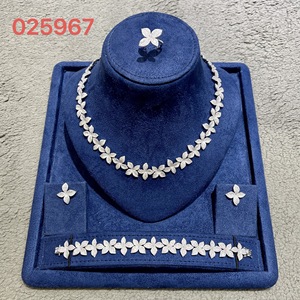 Colección de Joyería Bride Talk Impresionante de 4 Piezas con Diseño Floral de Trébol y Circonita Cúbica, Accesorios para Novias Africanas de Dubái, para Bodas, Compromisos y Fiestas - Product Image 5
