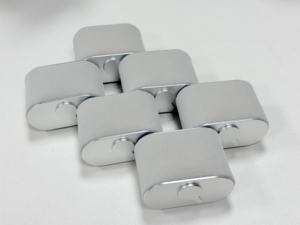 หมอนรองนาฬิกาอลูมิเนียม CNC สีเทาแบบกำมะหยี่สุดหรู (พร้อมเอฟเฟกต์การพ่นทรายแบบโพลาไรซ์และการชุบด้วยไฟฟ้า) - Product Image 6