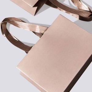 Sacs en papier personnalisés de luxe pour cadeaux, emballages de sacs en papier en gros avec votre propre logo - Product Image 6