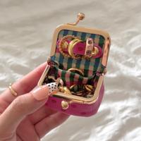 Étui à bijoux mini en cuir vegan avec fermoir à pression, boîte de rangement pour bijoux de voyage, organiseur de bagues, boucles d'oreilles, colliers et bracelets pour un usage quotidien