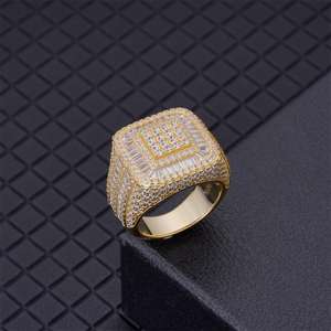 Bague pour homme en cuivre plaqué or 18 carats et argent sterling 925 avec diamants CZ glacés, prix abordable pour les garçons - Product Image 4
