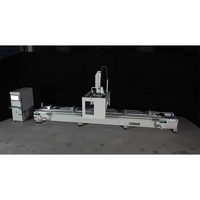 Centre d'usinage CNC 4 axes OUWO avec rotation de l'axe 180 degrés pour l'usinage de profilés en aluminium sur trois faces en une seule opération de serrage