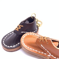 Breloque créative en cuir tanné végétal pour sac, modèle Mini Dr Martens, porte-clés cousu main, pendentif de rétroviseur, modèle P0076