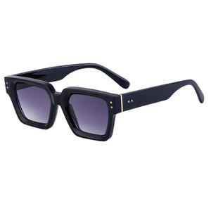 Lunettes de soleil carrées pour hommes de style européen et américain, monture noire en PC, protection UV400, mode, voyage, cyclisme, conduite - Product Image 5