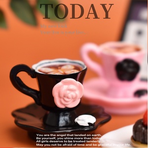 Breloques en résine en forme de tasses à café à fleurs roses et noires pour poupées, aliments miniatures, colle crème, décoration de coque de téléphone - Product Image 2