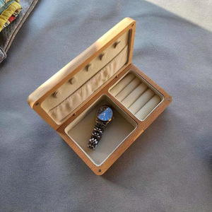 Boîte à bijoux en bois massif de haute qualité avec fermeture magnétique, boîte à bijoux portable, boîte de rangement pour bijoux - Product Image 3