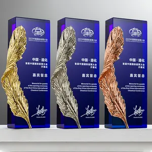 Pujiang bán buôn thiết kế độc đáo rõ ràng K9 Trống Tùy Chỉnh 3D khắc laser logo tinh thể Trophy với kim loại giải thưởng cho lưu niệm
