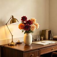 Fleur de Dahlia Artificielle Réaliste en Plastique avec Feuilles - Décoration de Table Longue Durée Faite à la Main pour Noël et Mariages