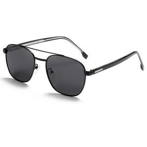 Gafas de Sol Metálicas Grises Jack G031, Polarizadas TAC UV400, Unisex, Ligeras, para Conducir y Pescar - Product Image 4