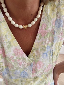 Collier vintage en résine colorée plaqué or 18 carats pour femme, bijou géométrique épais couleur bonbon, idéal pour l'été, cadeau tendance - Product Image 3