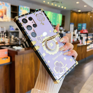 La <span class=keywords><strong>coque</strong></span> de téléphone carrée S23FE avec support incrusté de diamants S24ultra Lucky Four-leaf Clover A55 convient aux européens et aux A - Product Image 2