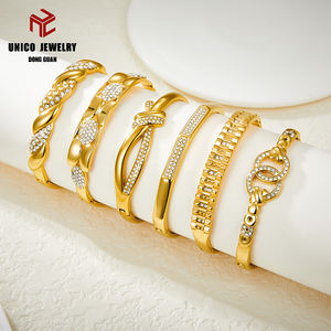 Gelang Baja Anti Karat Lapis Emas 18K dengan Kristal Rhinestone Desain Mewah Ringan untuk Pernikahan & Ulang Tahun - Product Image 2