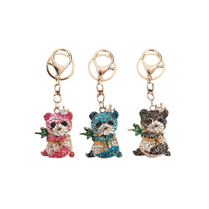 Porte-clés mousqueton en alliage métallique avec strass, motif panda de dessin animé, tendance mode, cadeau pour sac à dos - Product Image 1