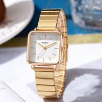 Montres pour femmes de haute qualité en gros, design carré simple, montre-bracelet élégante et luxueuse personnalisée, style dessin animé