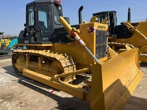 Bulldozer d'occasion Shantui SD16 16 tonnes avec transmission Power Shift pour travaux de terrassement. Inspection vidéo disponible avant expédition. - Product Image 4