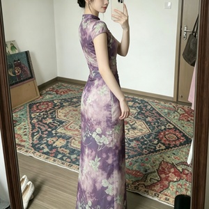 Nouvelle robe longue maxi moulante à imprimé floral violet de style chinois, col Cheongsam, pour femme, rétro, élégante, vintage, avec fente latérale - Product Image 4