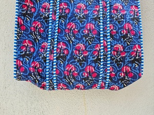 Bolsa de Mano de Algodón Azul y Rosa Hecha a Mano, Bolso con Estampado de Bloques Acolchado, Bolsa Reutilizable para Uso Diario, Regalo Sostenible para Mujeres - Product Image 2