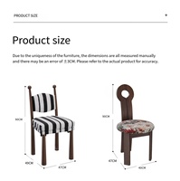 Ensemble de table et chaises de salle à manger en bois massif de style rétro français du milieu du siècle, écologique et durable pour la restauration