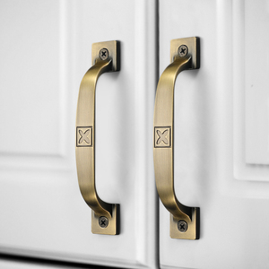 Maniglie e <span class=keywords><strong>Pomelli</strong></span> <span class=keywords><strong>per</strong></span> <span class=keywords><strong>Mobili</strong></span>, Maniglia da Cucina in Bronzo Anticato, <span class=keywords><strong>Pomelli</strong></span> <span class=keywords><strong>per</strong></span> Porte, Maniglie Antiche <span class=keywords><strong>per</strong></span> Cassettiere - Product Image 1