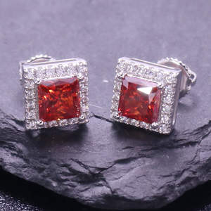 Pendientes Sueltos de 1 Quilate, Color Rojo Cuadrado, Tierra de Diatomeas, Color D - Product Image 3