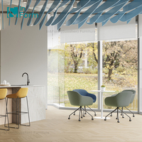 Chaise moulée en mousse de design direct d'usine Chaise rembourrée mobile de luxe pour hôtel VIP Chaises de réception de loisirs avec roulettes