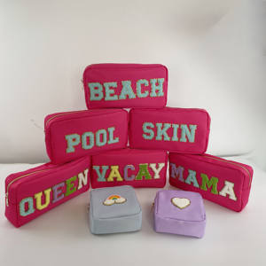 Sacs <span class=keywords><strong>de</strong></span> toilette et trousses <span class=keywords><strong>de</strong></span> maquillage en nylon personnalisés avec lettres en tissu et fermeture éclair – Vente en gros - Product Image 1