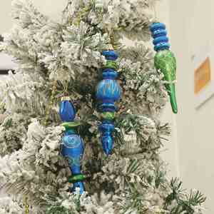 Décoration de Noël artisanale en verre, vente chaude d'usine, ornements de Noël suspendus faits à la main, couleurs personnalisables - Product Image 3