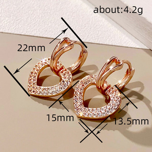 Orecchini Pendenti a Cuore con Zirconi, Eleganti Orecchini di Design Traforato alla Moda per Donne - Product Image 3