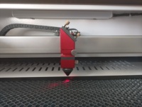 Machine de gravure de découpe laser CO2 haute précision 100W 6040 pour la découpe de bois acrylique