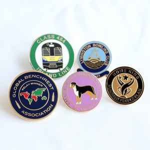 Best-seller Cartoon Anime Pins Usine Prix de gros avec Support de personnalisation en vrac Exclusivement Fabriqué en métal - Product Image 2