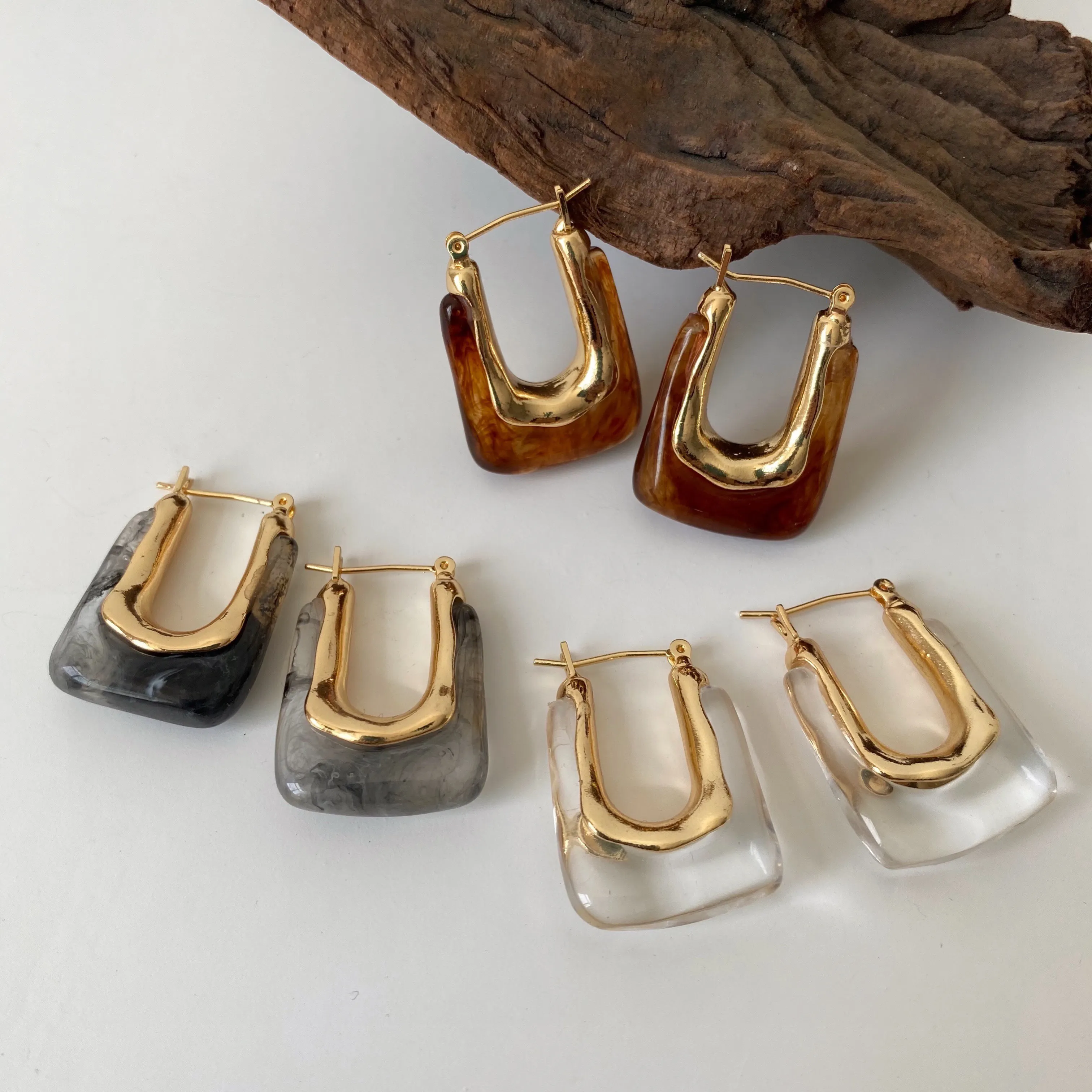 Anting-anting Resin bening Amber abu-abu 4 warna baru anting-anting Hoop besar Chunky akrilik untuk wanita perhiasan berlapis emas antik persegi panas