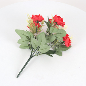 Bouquet de roses artificielles Jessie, 6 têtes, fleurs en soie rouges, arrangement floral décoratif pour la maison et la décoration de mariage - Product Image 4