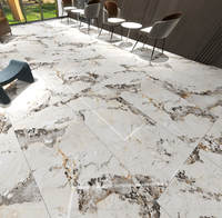 Dalles de sol extérieures modernes en marbre de porcelaine brillant antidérapantes pour salle à manger