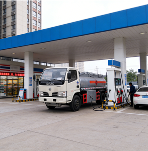 AOMAN-078 4x2 Nouveau Camion-citerne à Diesel <5000L Véhicule de Distribution de Carburant Mobile avec Capacité de Charge de 1-10T - Product Image 4