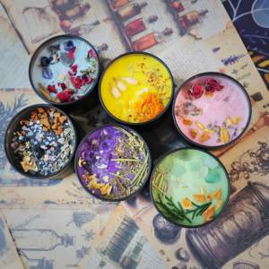 Bougie parfumée à base de plantes anciennes originales pour la cristalothérapie, l'aromathérapie aux herbes, l'énergie, la sauge, la richesse et l'atmosphère - Product Image 1