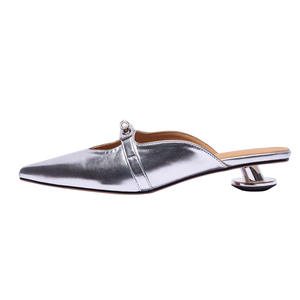 Sandali da donna in <span class=keywords><strong>argento</strong></span> di lusso con tacco basso con motivo leopardato di alta qualità con bottone sottoveste - Product Image 1