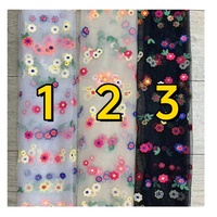 Tissu de tulle multicolore à petites fleurs Tissu de maille coloré à fleurs 100% Tissu de polyester pour robe d'enfants