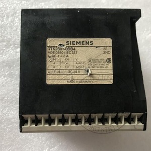 Siemens 3TK28 Safety <b>Relay</b> 10 A 250 V AC <b>Relay</b> Output Industrial Use - Product Image 2