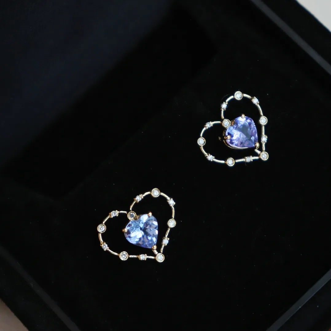 Xinfly Au750 joyería fina clásica al por mayor diamante 18K oro Real hueco forma de corazón azul tanzanita amor Stud pendientes
