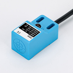 Sensor de Proximidad por Inducción Blindado de Plástico Cuadrado SMRTE GA07, Dos Cables, NPN24V, Soporte Metálico - Product Image 4