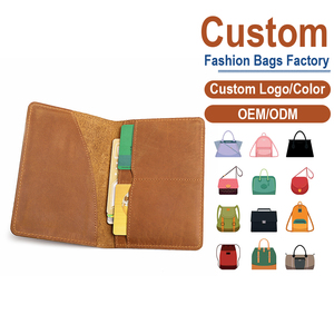 Porta pasaportes de cuero Crazy Horse marrón para hombre con ranuras para tarjetas |   Fabricación Personalizada OEM/ODM para Marcas de Viajes y Estilo de Vida - Product Image 1