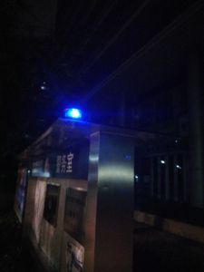 Luz de advertencia de tráfico LED giratoria magnética con energía Solar, baliza de ambulancia, pernos de carretera de acero, barricadas para gestión de tráfico - Product Image 4