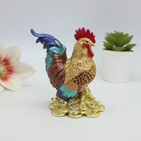 SHINNYGIFTS Feng Shui Coq Statue Attirer La Richesse Bonne Chance Coq sur Argent Pièces Émaillage Technique Bureau Décoration de La Maison