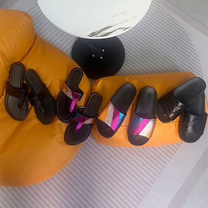 <span class=keywords><strong>Chaussures</strong></span> pour femmes à rayures colorées tendance, Nouveauté de luxe, Chaussons plats épais et Sandales à bride unique de haute qualité, Essentiels pour la maison, En promotion - Product Image 6