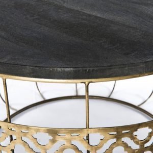 Motivos hechos a mano en monumentos de todo el mundo La mesa de centro de latón negro habla de un maravilloso matrimonio de madera y latón - Product Image 3