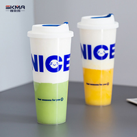 Nouveau design de tasses à café jetables en gros de 500ml 700ml avec logo personnalisé tasses en plastique PP pour boissons chaudes et froides avec couvercles