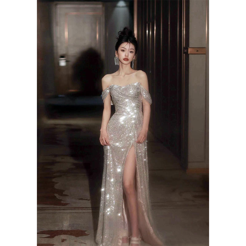 wedding dress attendee