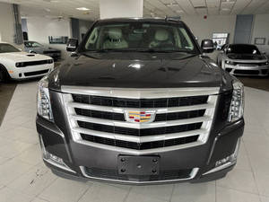 รถเอสยูวี Cadillac Escalade ESV 4x4 ปี 2018 มือสอง พวงมาลัยซ้าย เบาะหนัง กล้องมองหลัง ระดับพรีเมียม หรูหรา 4 ประตู ระบบควบคุมอุณหภูมิในห้องโดยสาร พร้อมระบบ On-Star ไฟ LED - Product Image 3