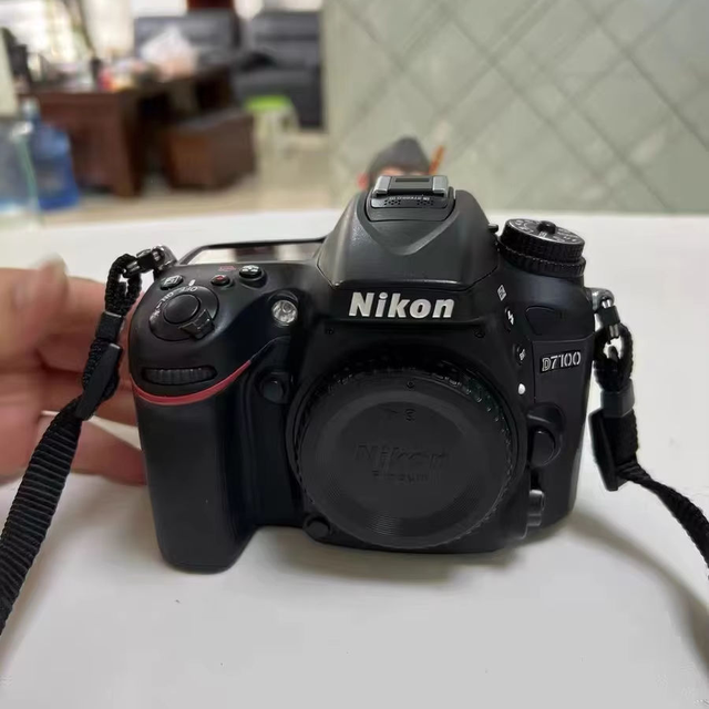 D7100 Original Ni kon Second hand Used Camera DSLR Professional Digital Camera with battery and battery charger